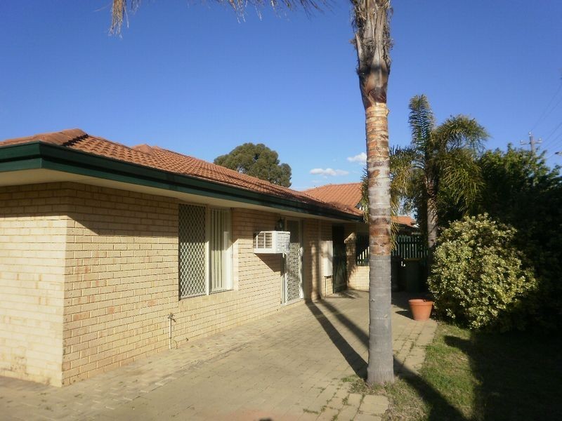 1/2 Braibrise Road, Wilson WA 6107