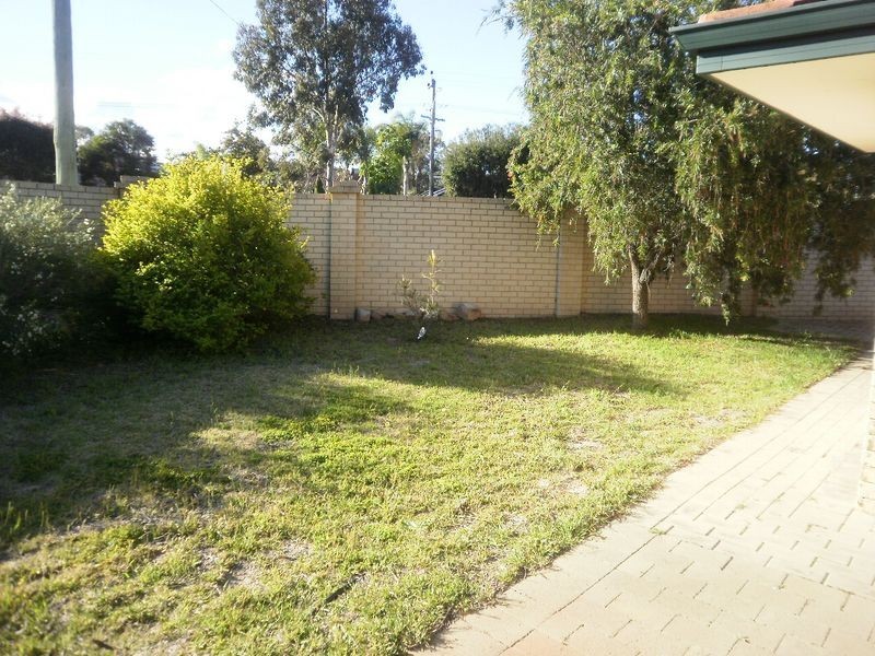 1/2 Braibrise Road, Wilson WA 6107