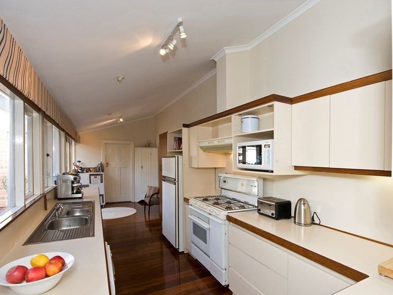 102 Mackie Street, Victoria Park WA 6100