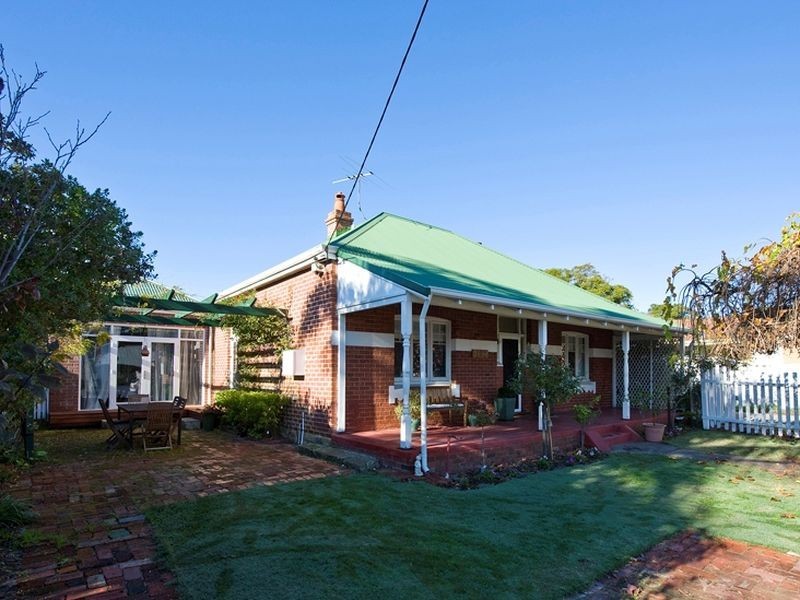 102 Mackie Street, Victoria Park WA 6100