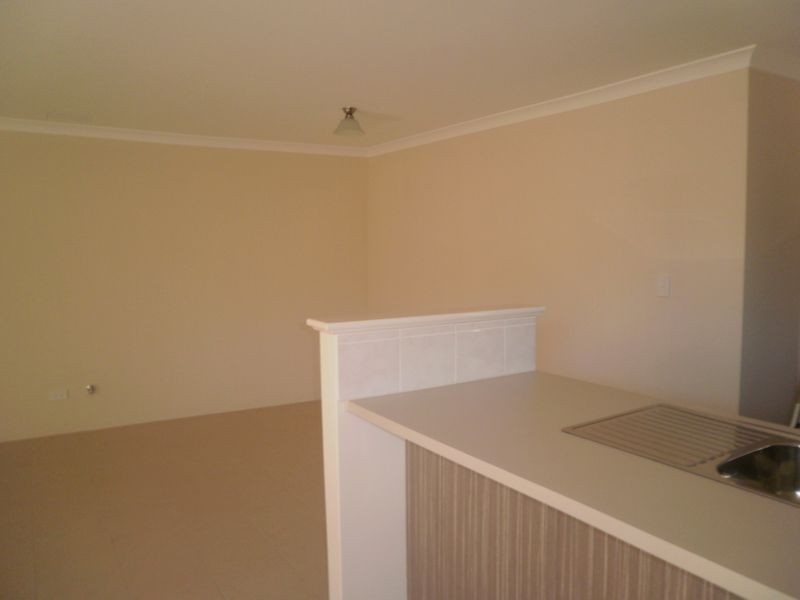 B/18 Hillview Terrace, St James WA 6102