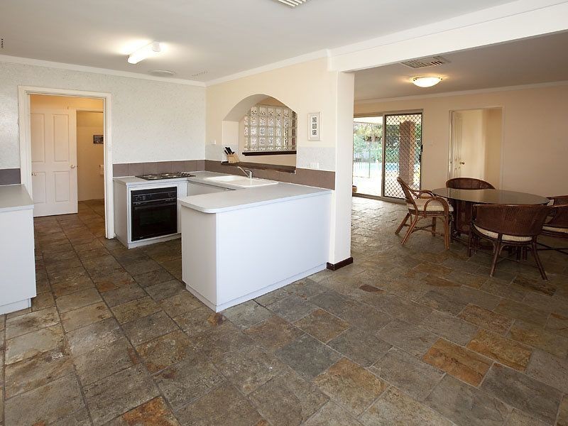 28 Central Tce, Beckenham WA 6107