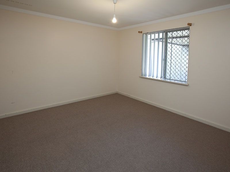 28 Central Tce, Beckenham WA 6107