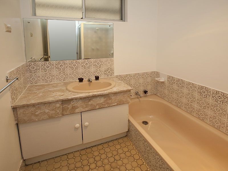 28 Central Tce, Beckenham WA 6107