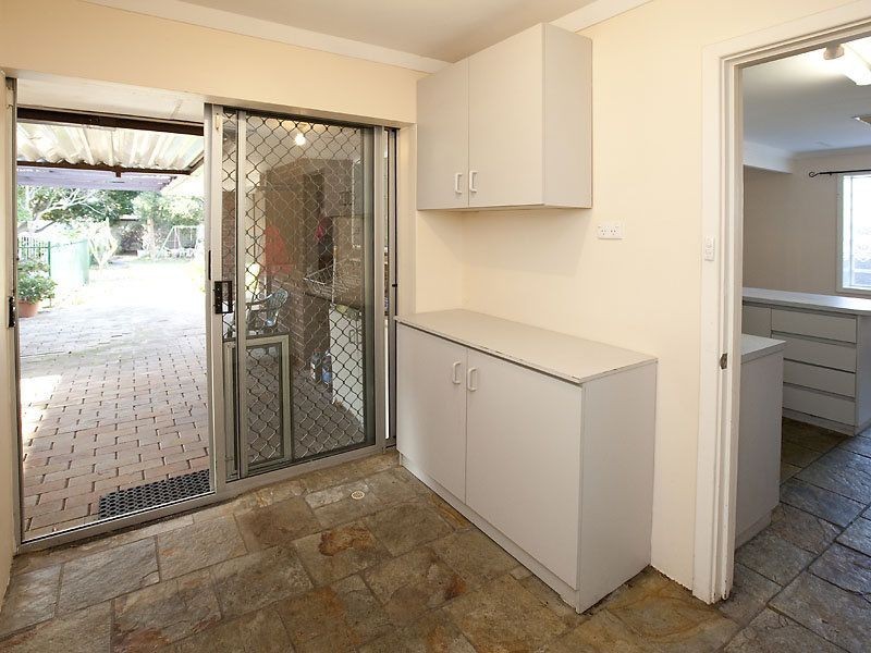 28 Central Tce, Beckenham WA 6107