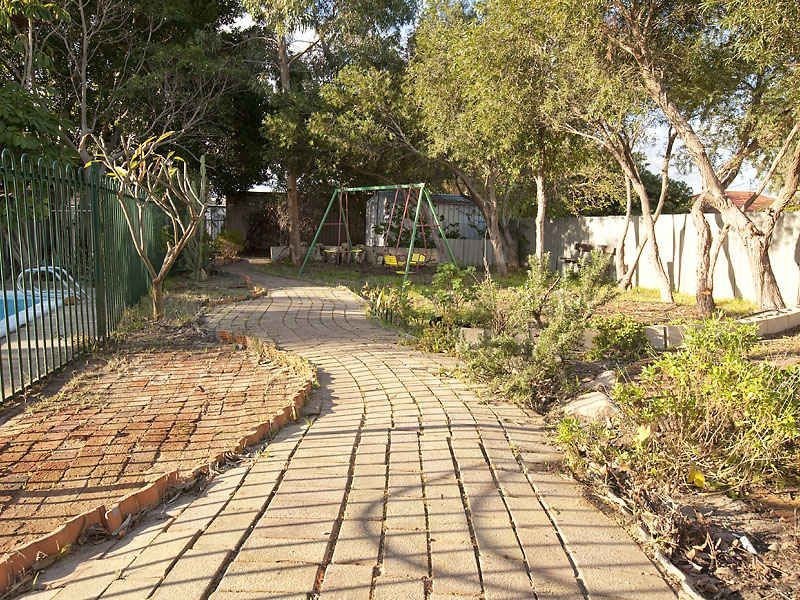 28 Central Tce, Beckenham WA 6107