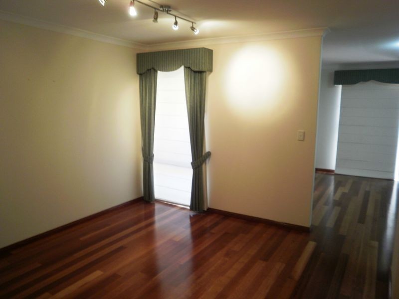 4/15 Pitt Street, St James WA 6102