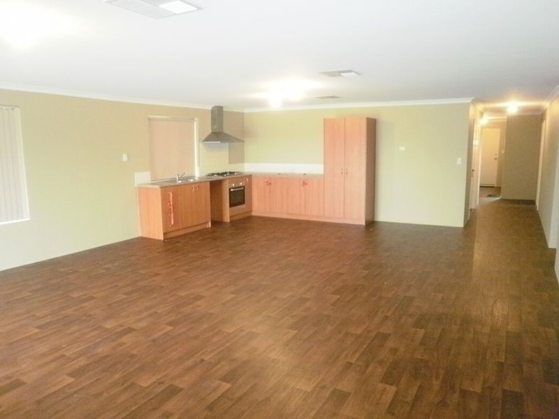 52 Aroona Way, Maddington WA 6109