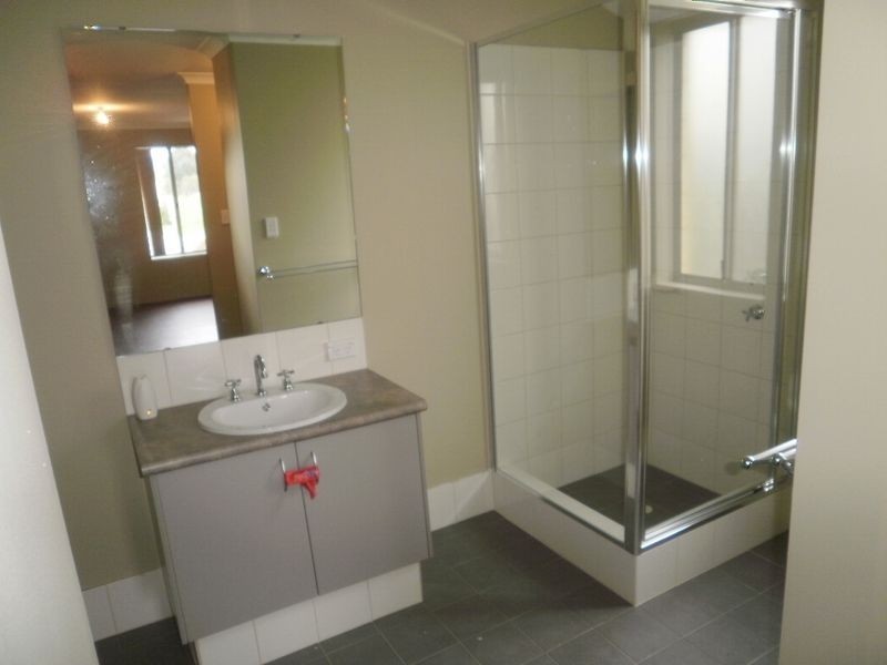 52 Aroona Way, Maddington WA 6109