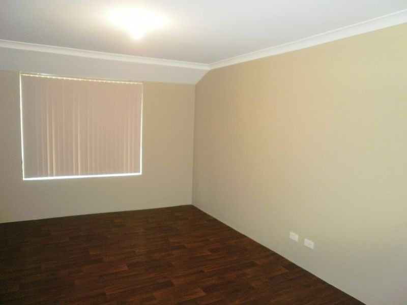 52 Aroona Way, Maddington WA 6109