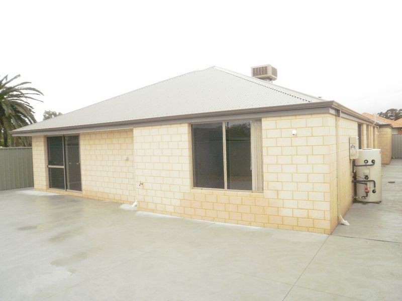 52 Aroona Way, Maddington WA 6109