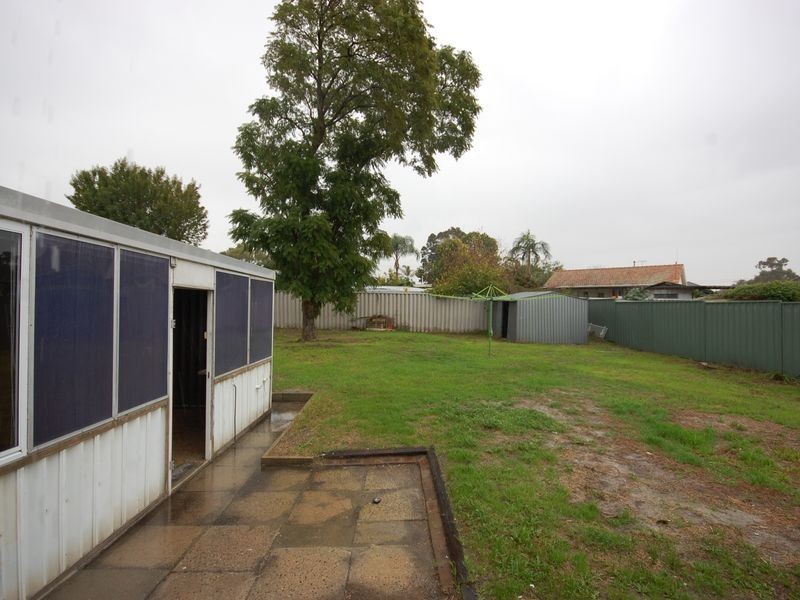 13 Teaguer Street, Wilson WA 6107