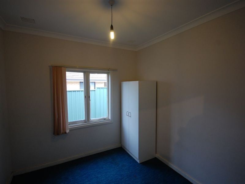 13 Teaguer Street, Wilson WA 6107