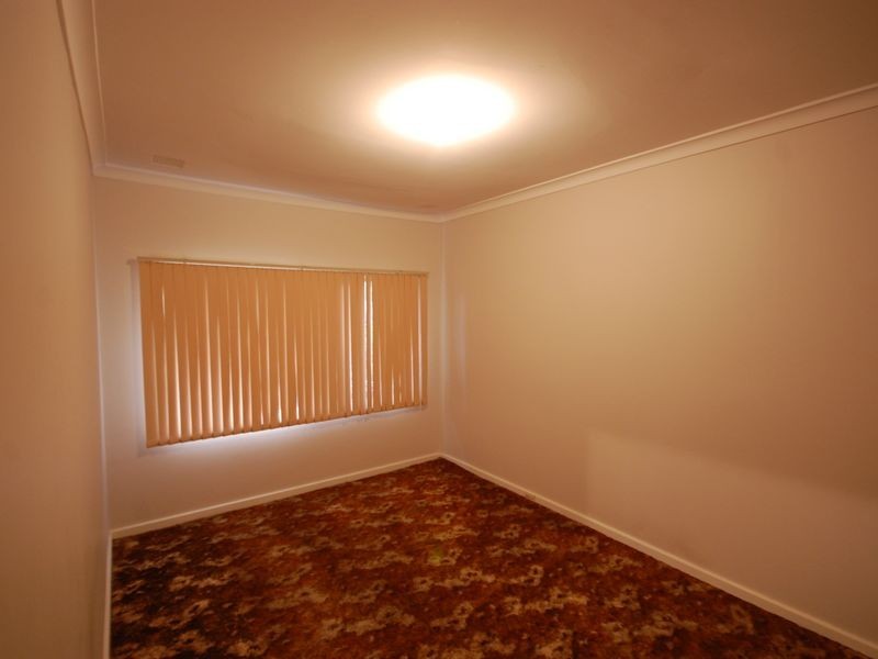 13 Teaguer Street, Wilson WA 6107