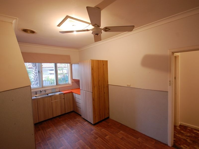 13 Teaguer Street, Wilson WA 6107