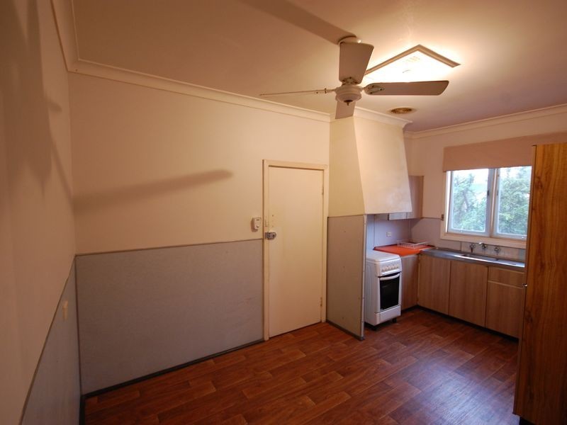 13 Teaguer Street, Wilson WA 6107