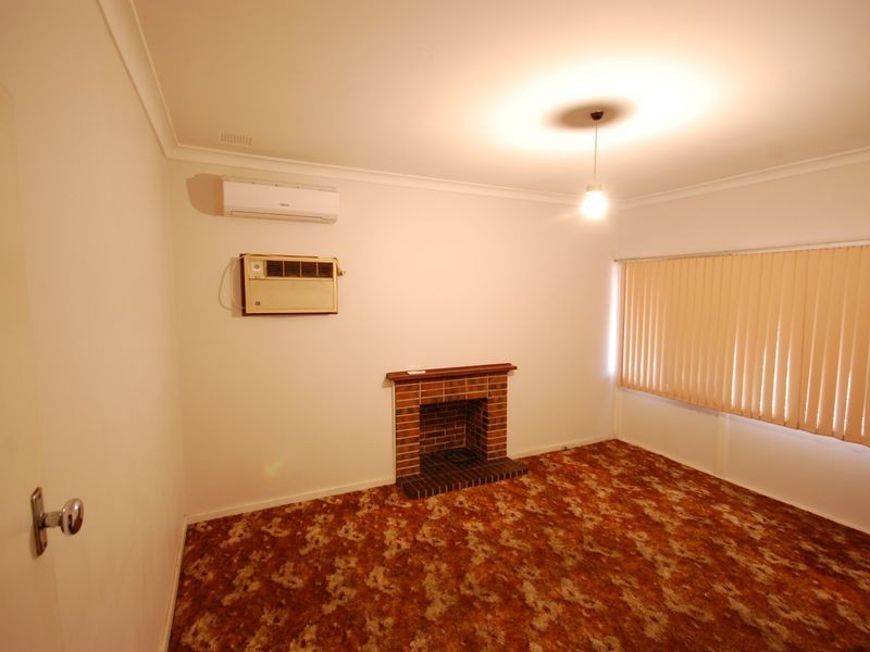 13 Teaguer Street, Wilson WA 6107