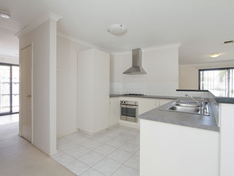 2/24 Dumond Street, Bentley WA 6102