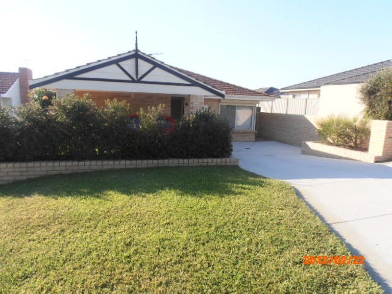 1/11 Duke Street, Bentley WA 6102