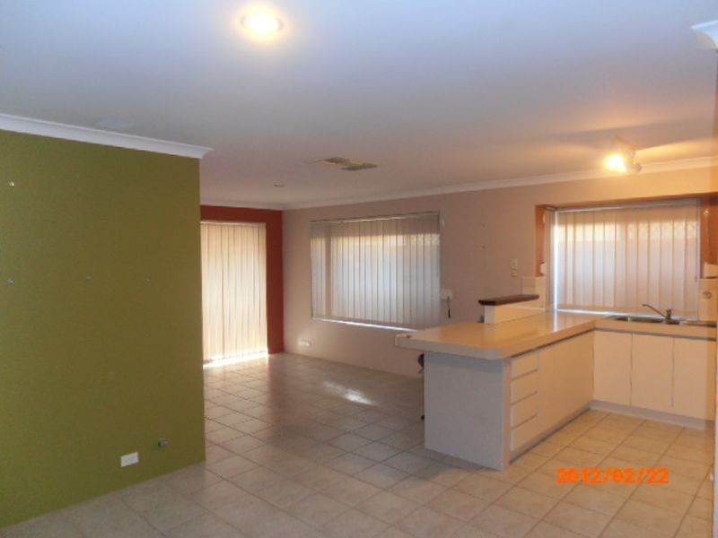 1/11 Duke Street, Bentley WA 6102