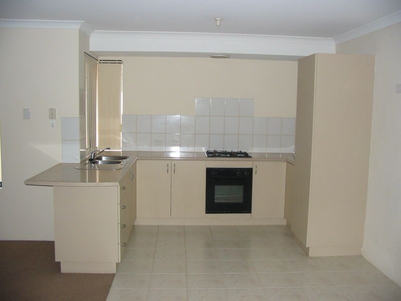 2/14 Crawford Street, Cannington WA 6107