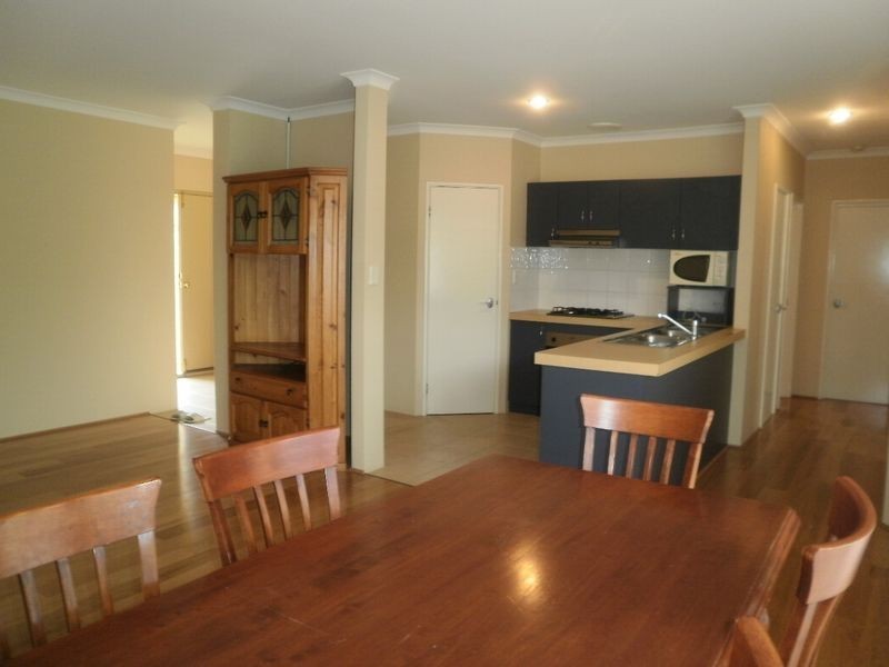 7/9E Doust Street, Cannington WA 6107