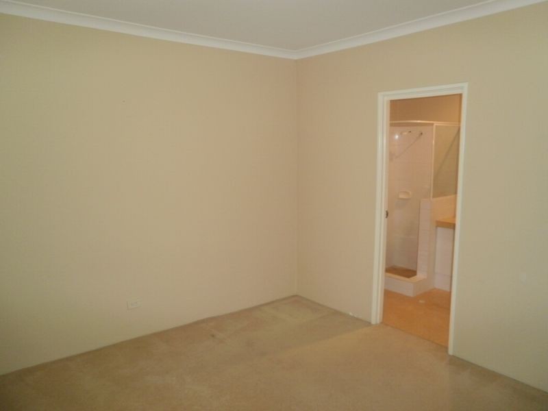 7/9E Doust Street, Cannington WA 6107