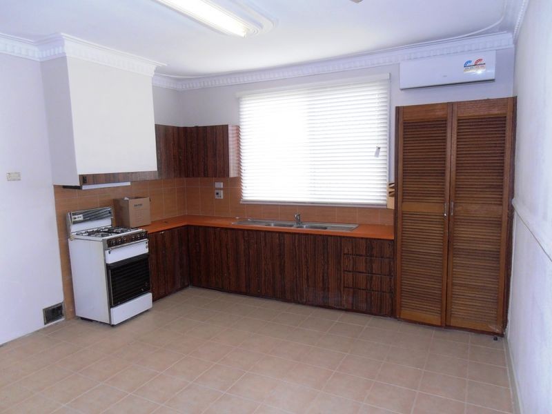 76 Bungaree Road, Wilson WA 6107