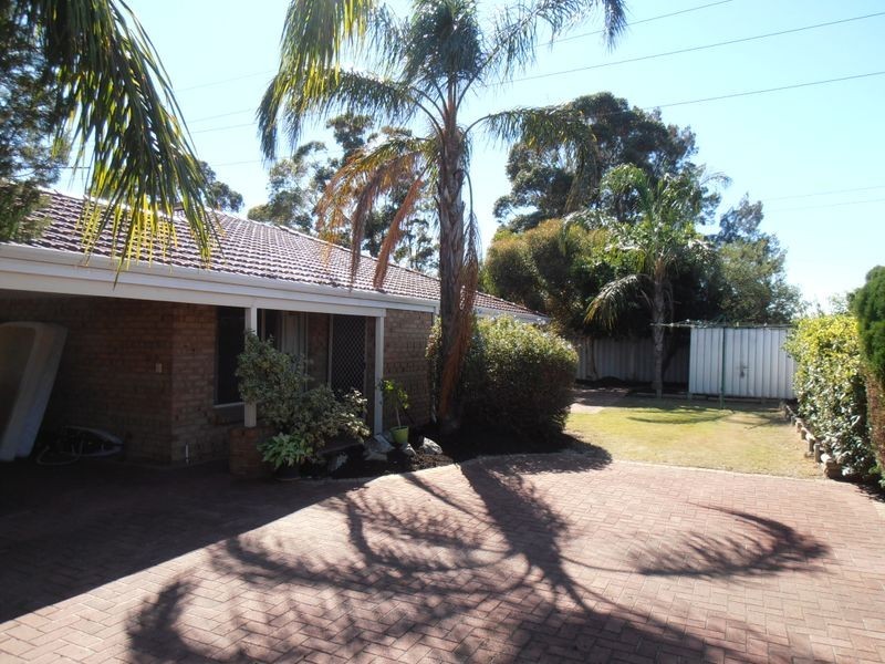 4 Galaxy Way, Carlisle WA 6101