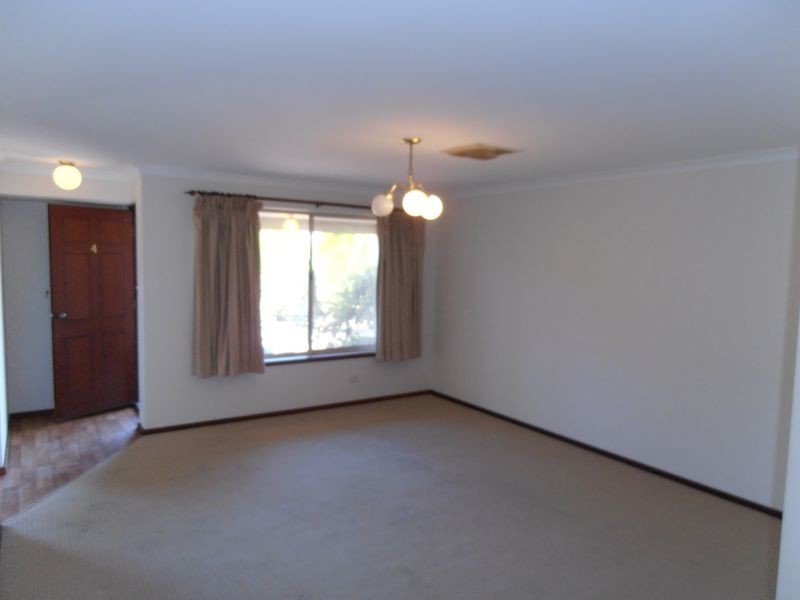 4 Galaxy Way, Carlisle WA 6101