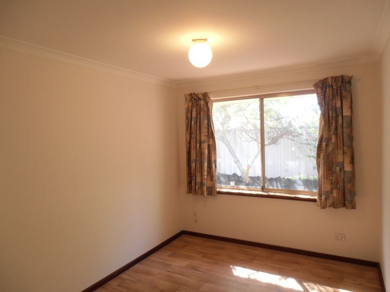 4 Galaxy Way, Carlisle WA 6101