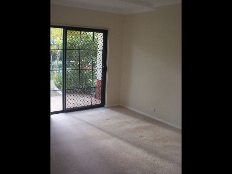 2/8 King George Street, Victoria Park WA 6100