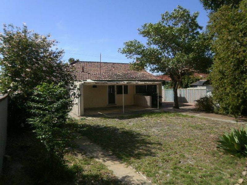 136 Walpole Street, Bentley WA 6102