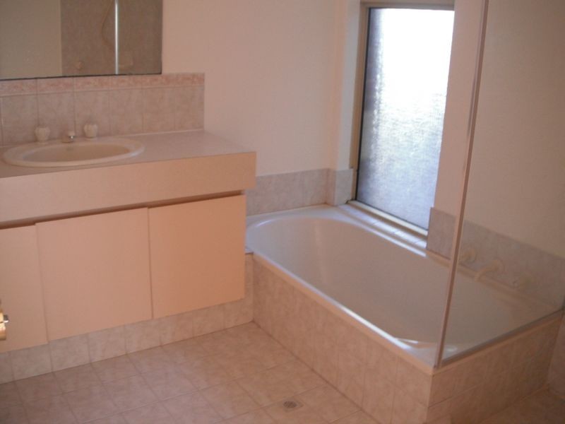 1/1 Chapman Road, St James WA 6102