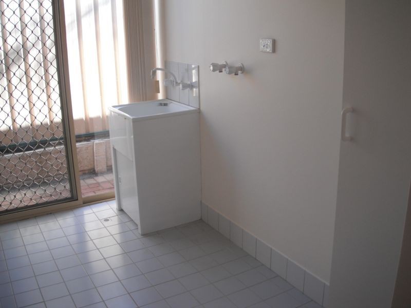 1/1 Chapman Road, St James WA 6102