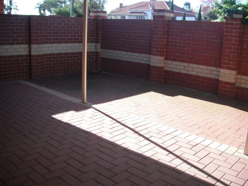 1/1 Chapman Road, St James WA 6102