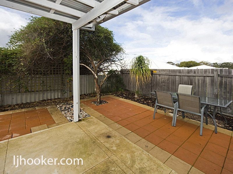 10 Reen Street, St James WA 6102