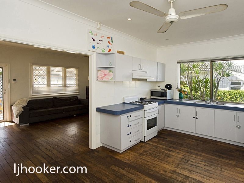 10 Reen Street, St James WA 6102