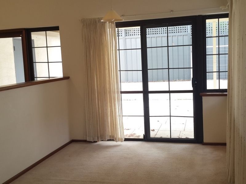 8/27 South Terrace, Como WA 6152