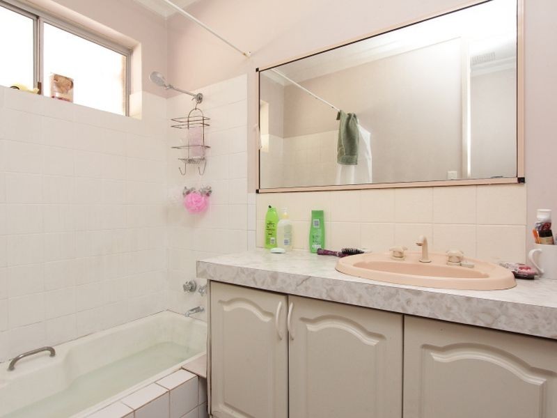 10 Brookdale Drive, Armadale WA 6112