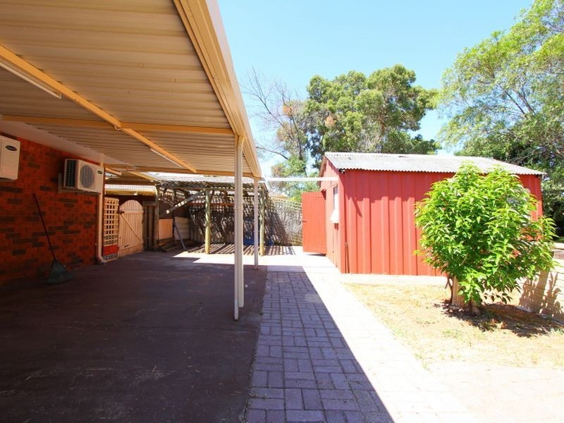 10 Brookdale Drive, Armadale WA 6112