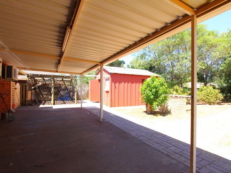 10 Brookdale Drive, Armadale WA 6112