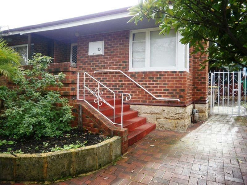 18 Buzza Street, St James WA 6102