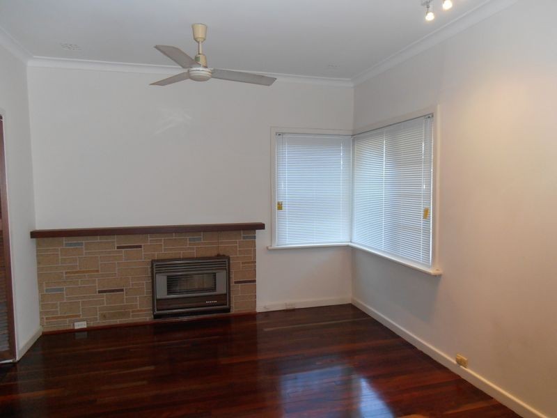 18 Buzza Street, St James WA 6102