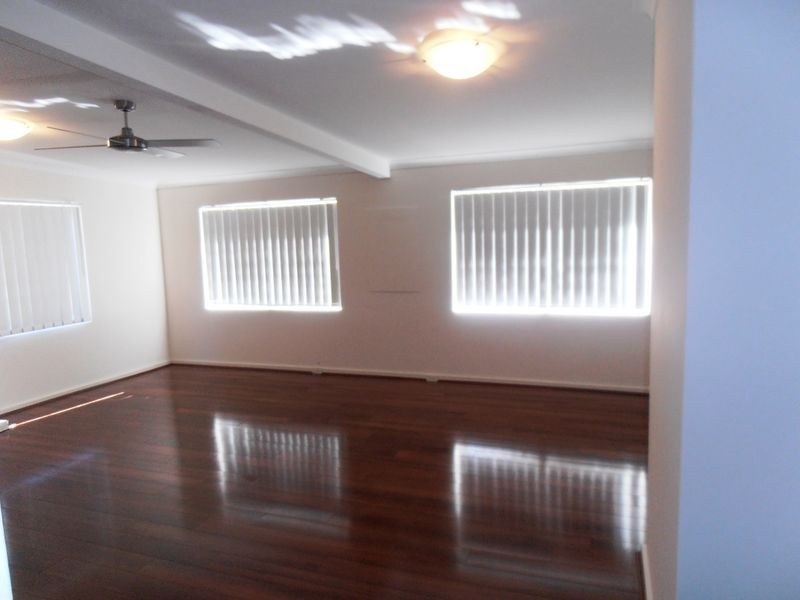 18 Buzza Street, St James WA 6102