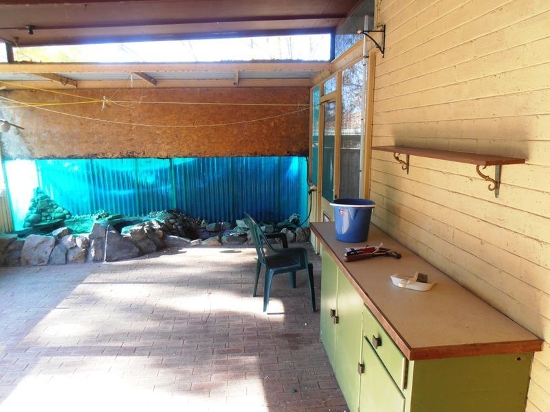 18 Buzza Street, St James WA 6102