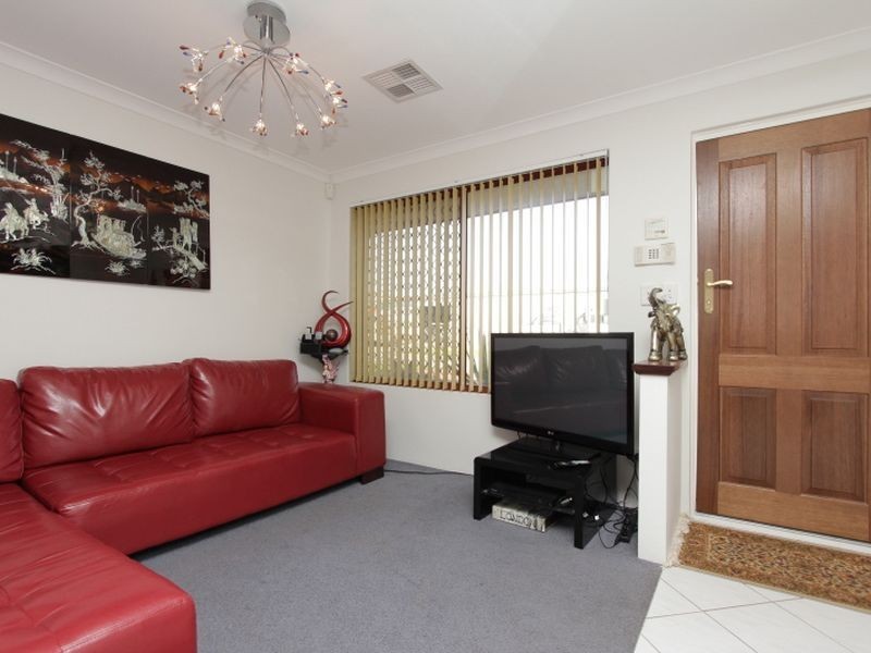 2/32 Crawford Street, Cannington WA 6107