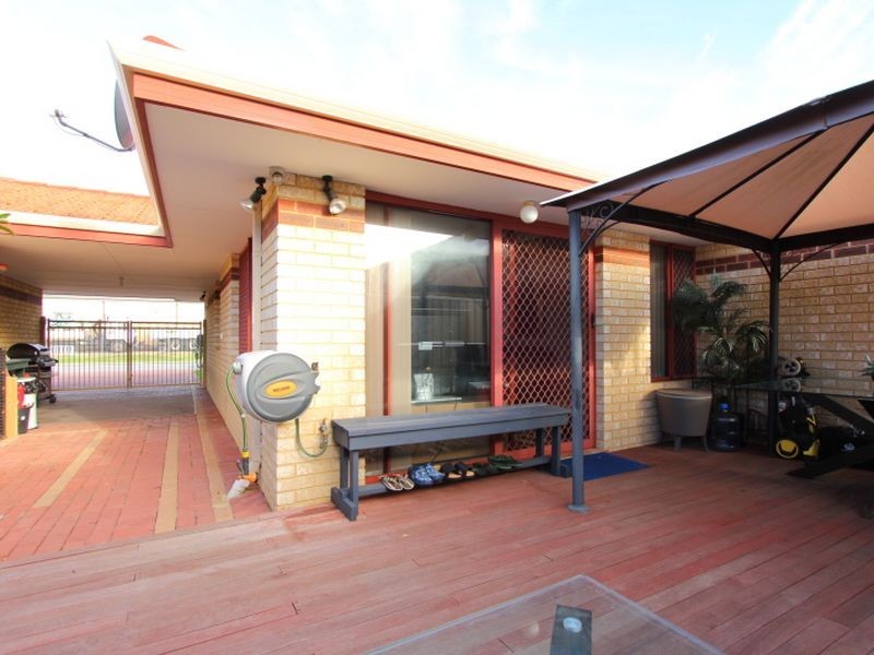 2/32 Crawford Street, Cannington WA 6107