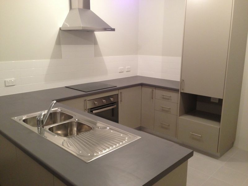 8/148-154 Railway Parade, Queens Park WA 6107