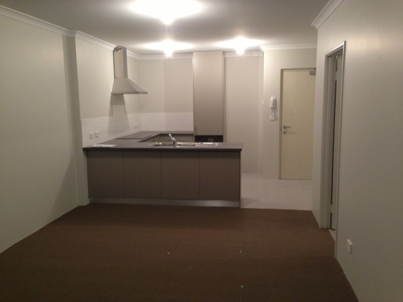 8/148-154 Railway Parade, Queens Park WA 6107